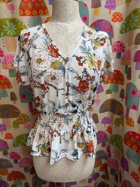 Modern Attraction Sleeveless Floral Blouse. Small